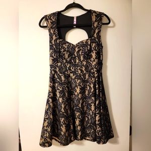 Nude and Black Lace Sweetheart Neckline Fit and Flare Dress